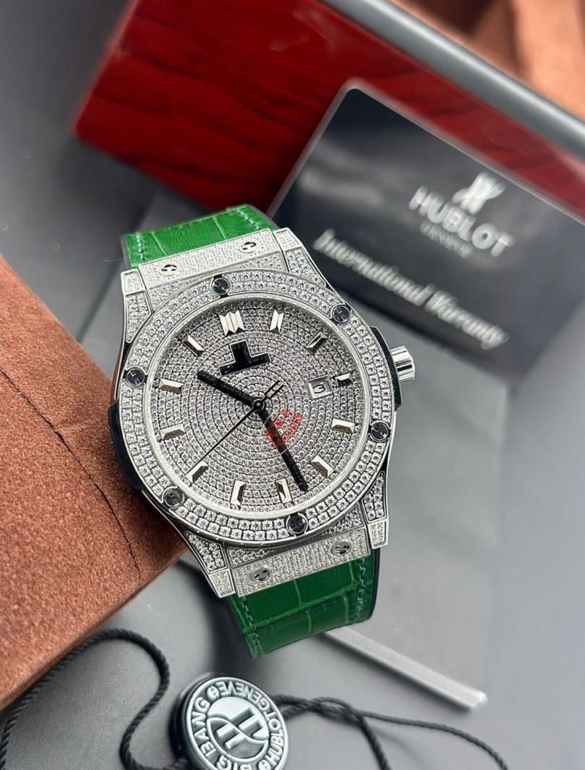 1 GREEN ICESTONE HUBLOT (500 GHS)